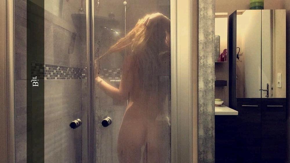 25P French whore exposed 4