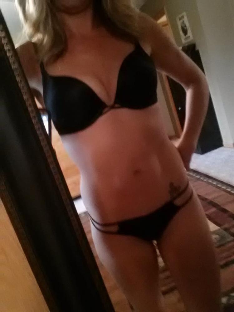 25P StaceyH  Blonde MILF Nice Tight Little Ass