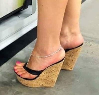25P 69 wayz 4 women 2 dress according 2 men