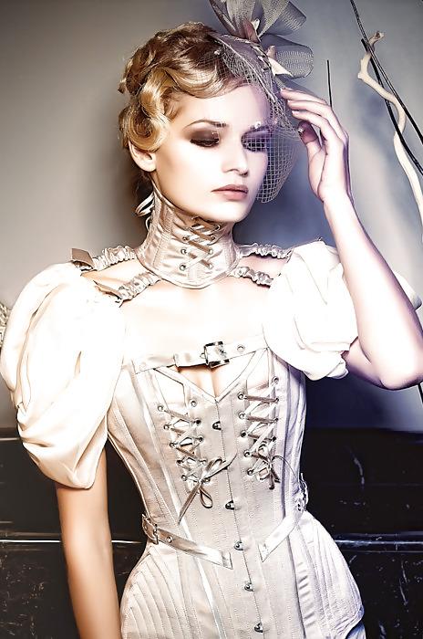 25P Corset 10!