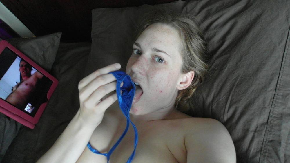 25P Women Need Exposure 889 - Busty Facial MILF