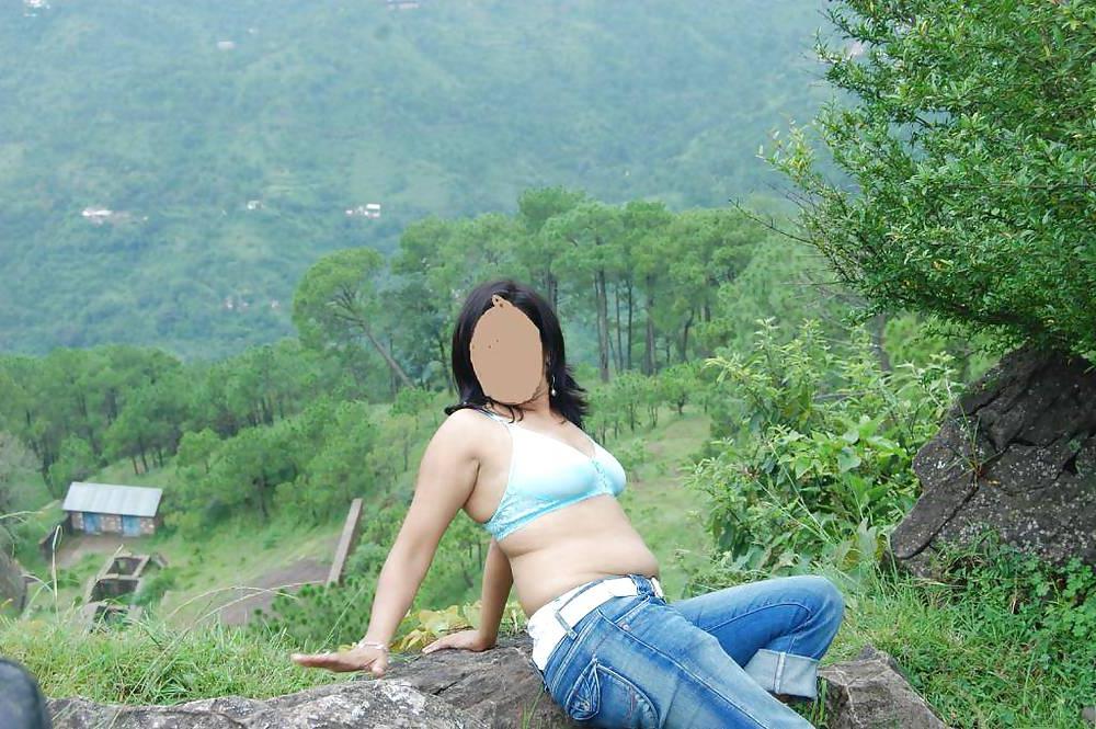 9P Pakistani girl outdoor pictures in pakistan