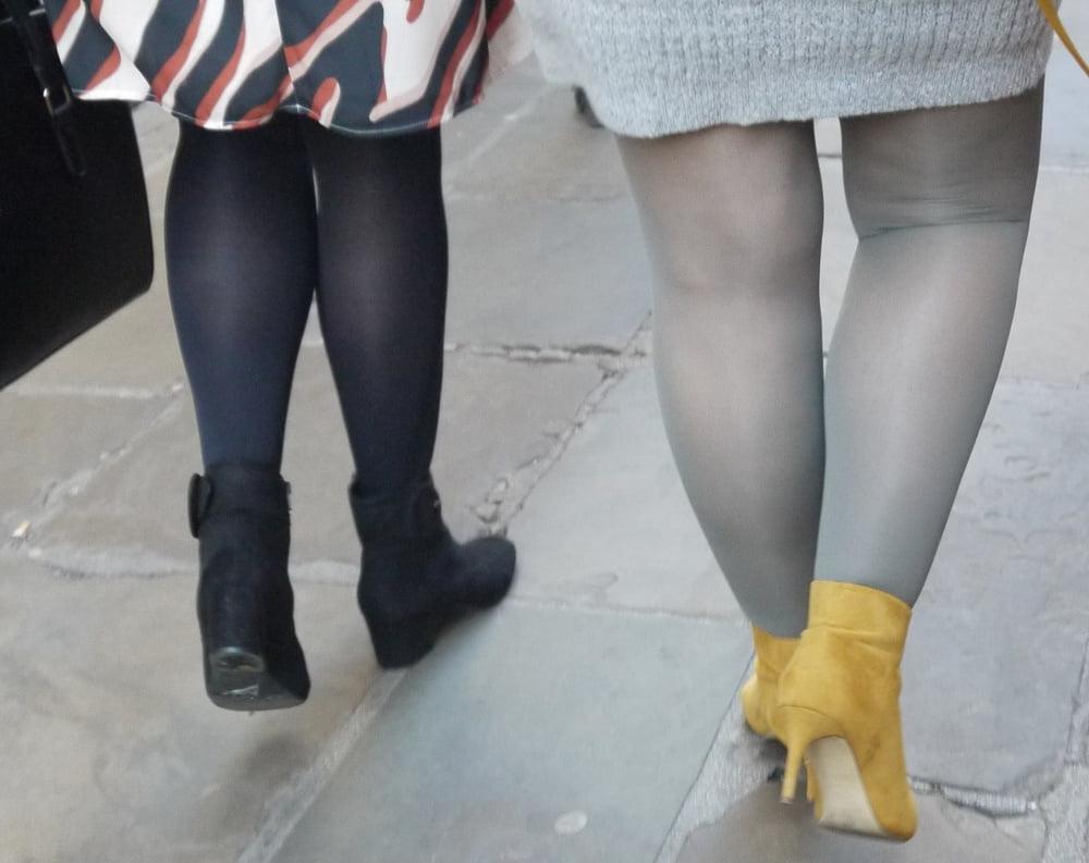 25P blonde in grey dress with grey pantyhose and yellow heels