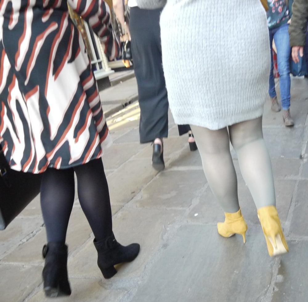 25P blonde in grey dress with grey pantyhose and yellow heels