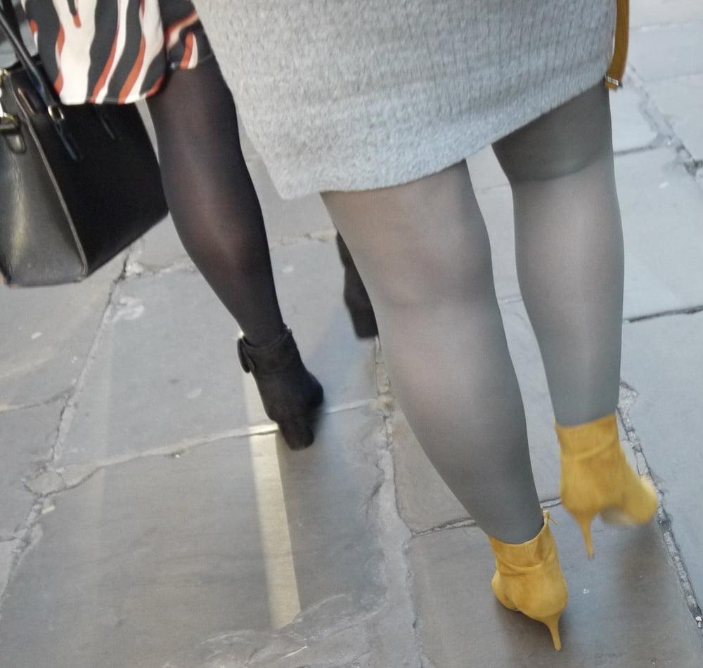 25P blonde in grey dress with grey pantyhose and yellow heels