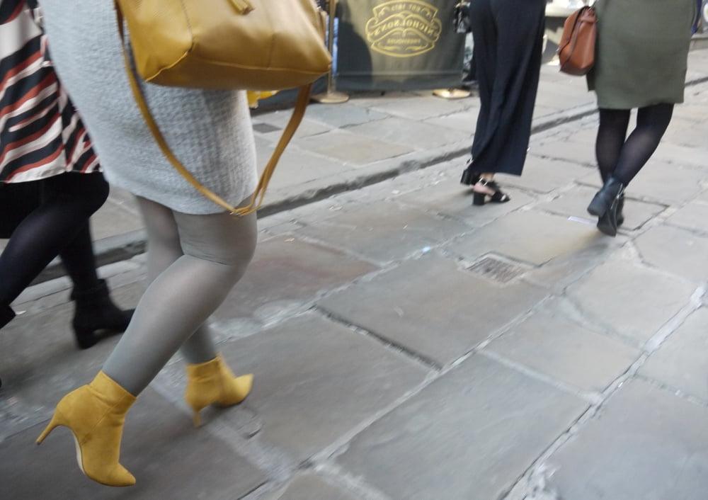 25P blonde in grey dress with grey pantyhose and yellow heels