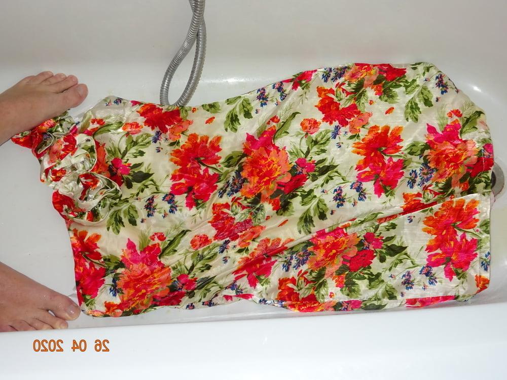 5P pissed on floral 3 dress