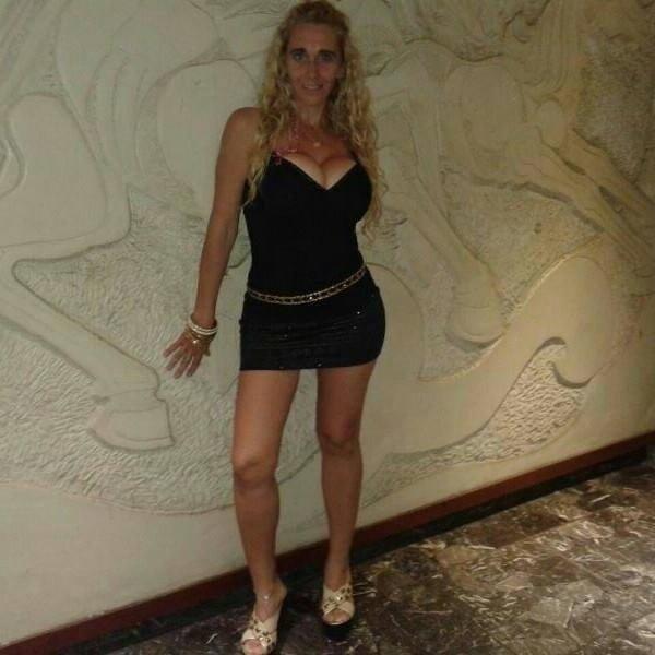 25P A sensual Black Dress (57)