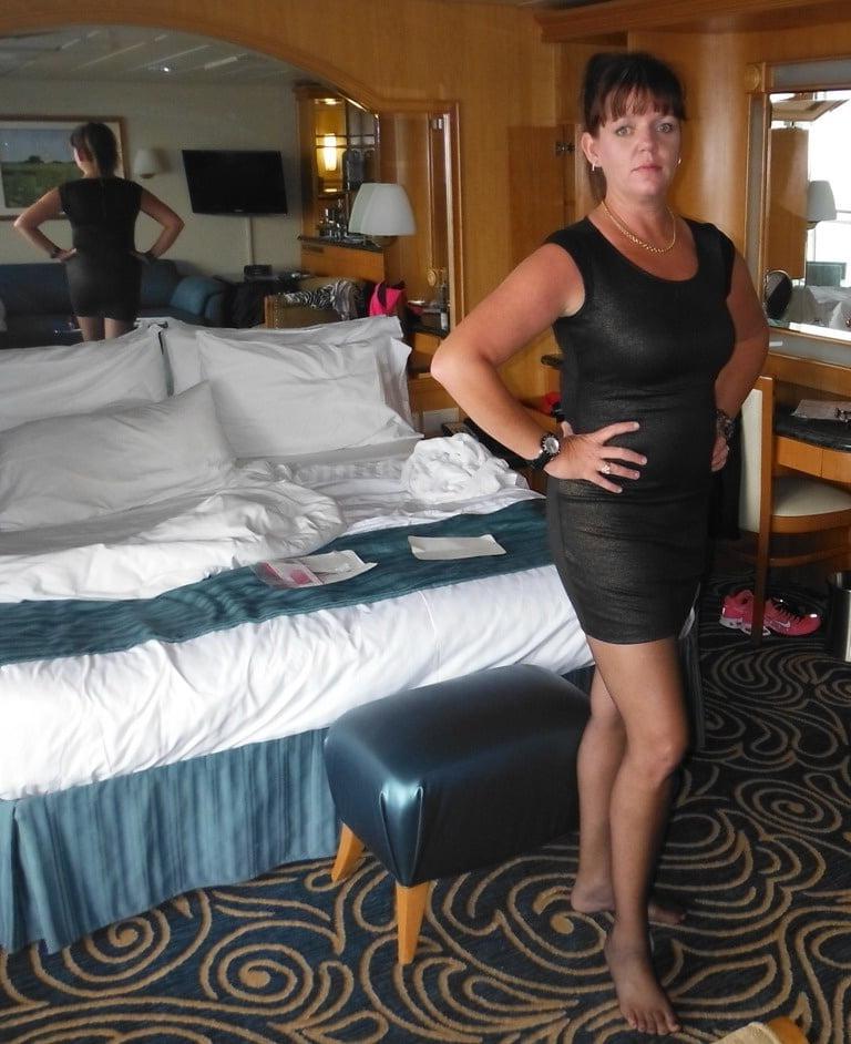 25P A sensual Black Dress (57)
