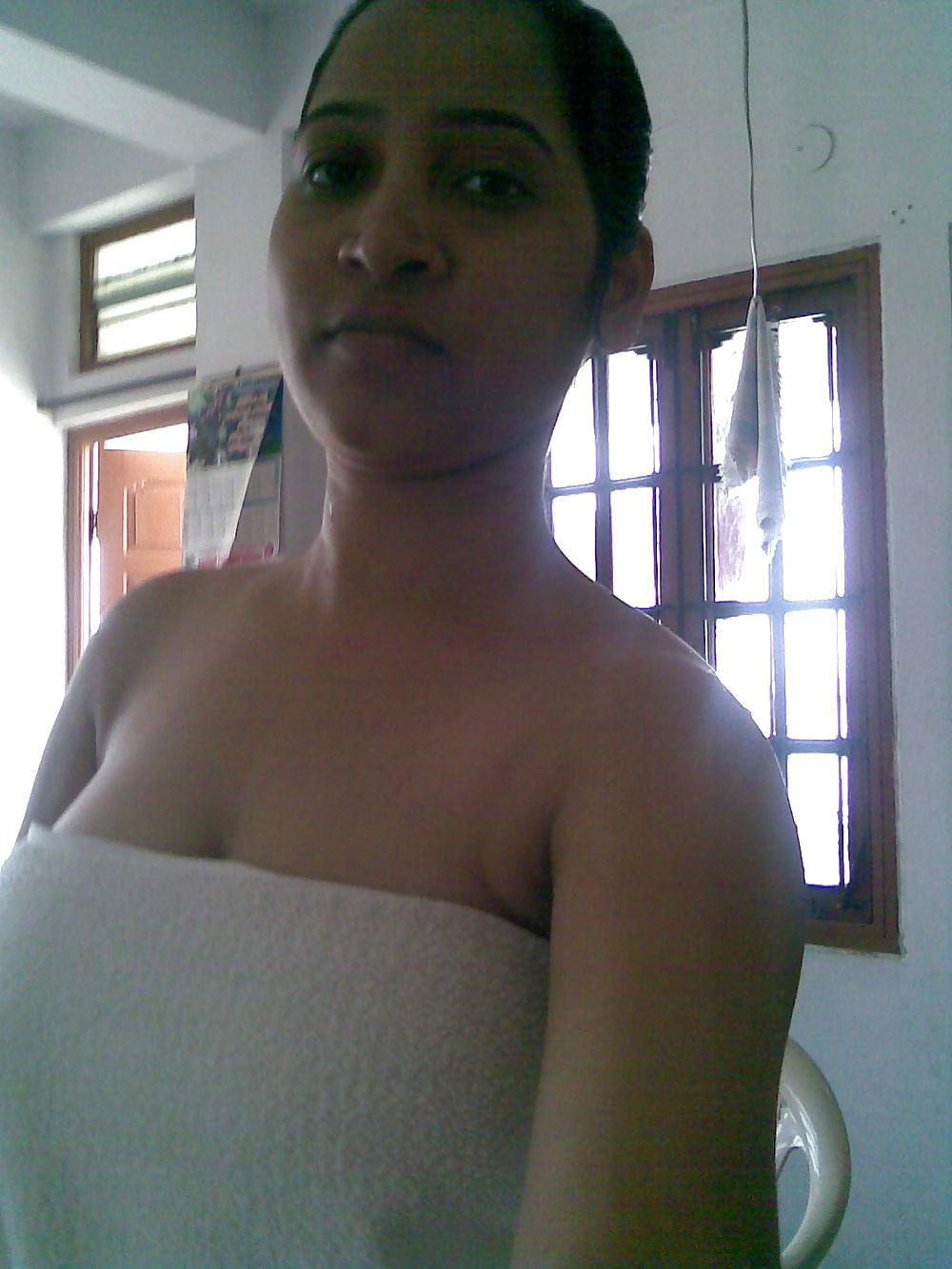 14P Selfshot ex pakistani gf pics