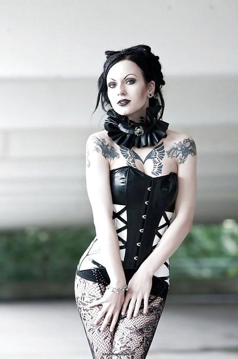 25P Corset 15!