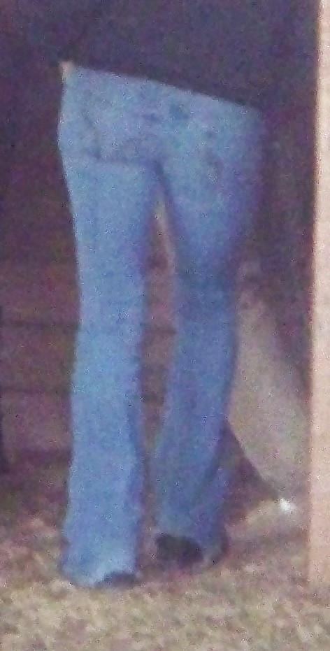 17P Nice Ass in Blue Jeans 