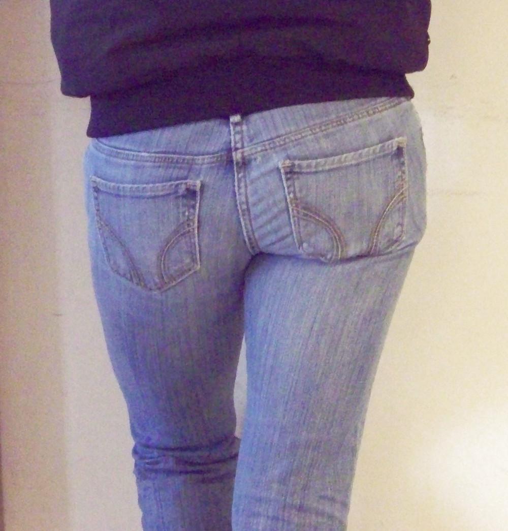 17P Nice Ass in Blue Jeans 