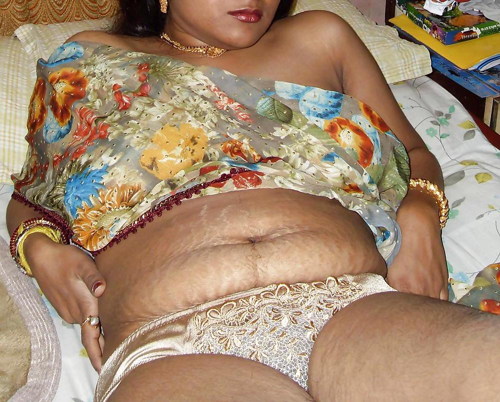 25P Indian Busty House Wife