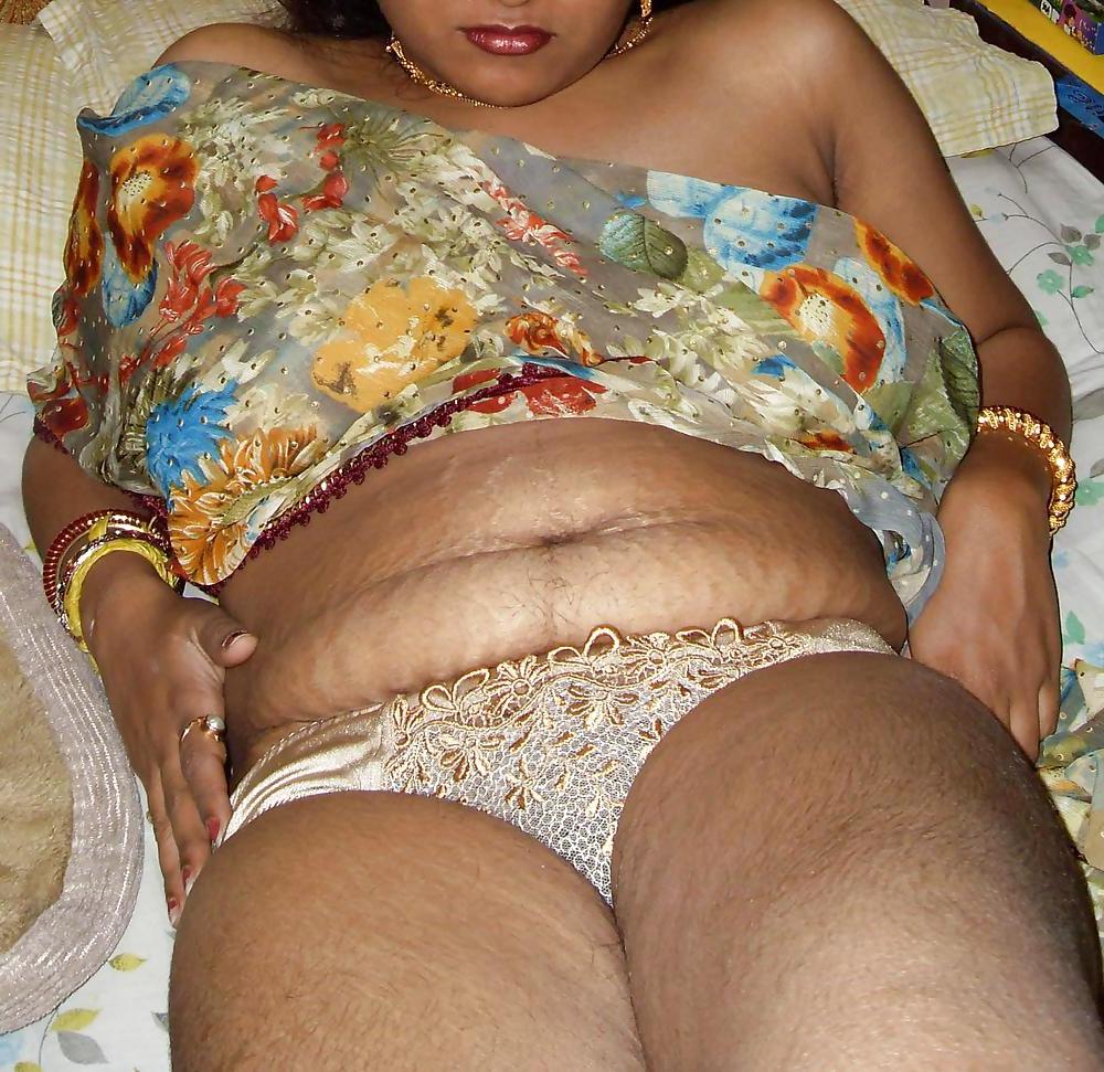 25P Indian Busty House Wife