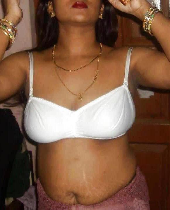 25P Indian Busty House Wife