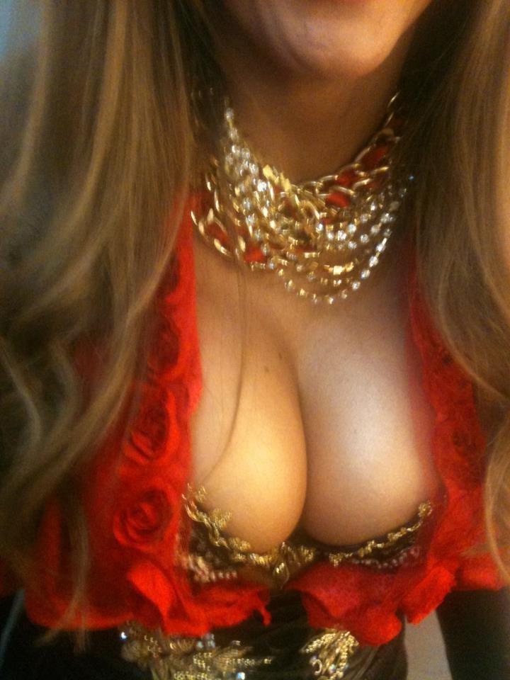 25P Serbian Busty Milf-Goga