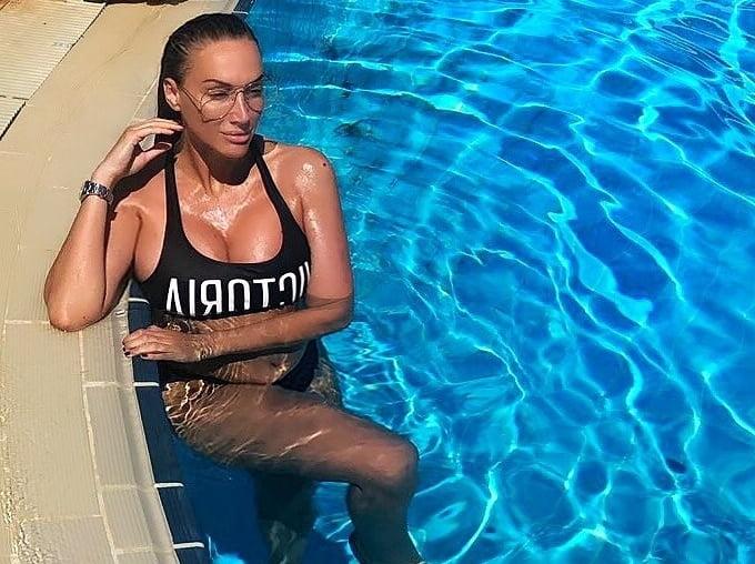 25P Serbian Busty Milf-Goga