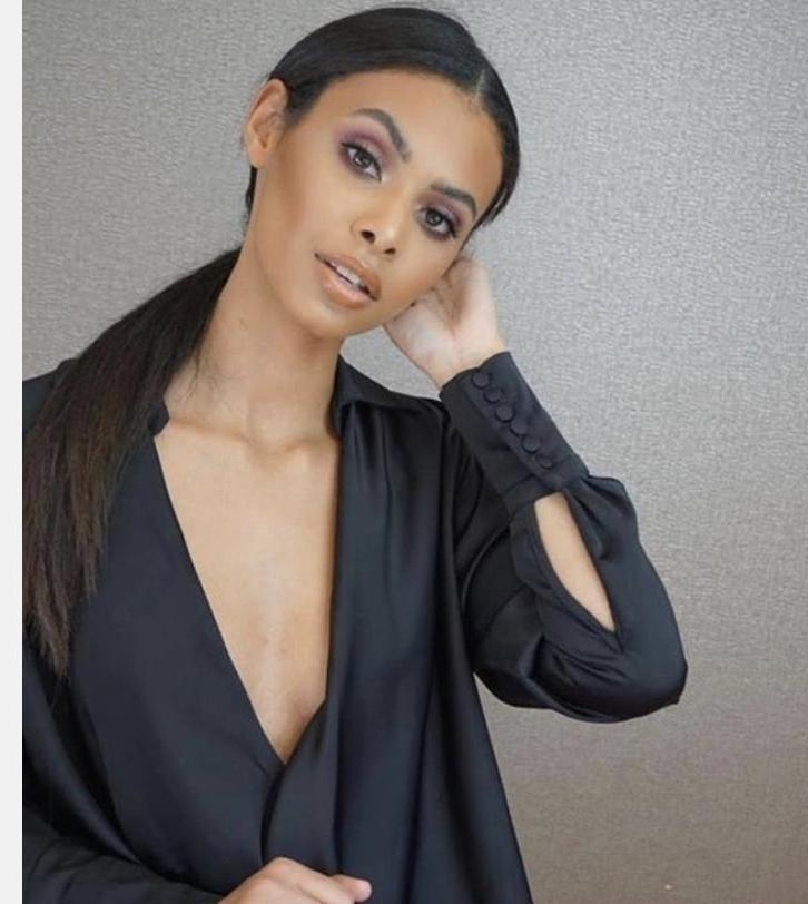 25P Sophie Piper Love Island 2020