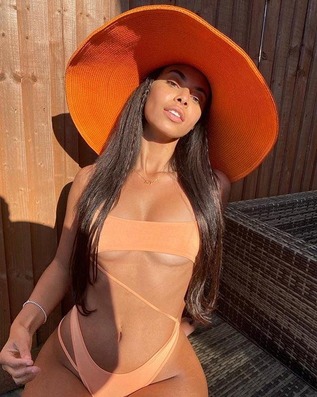 25P Sophie Piper Love Island 2020