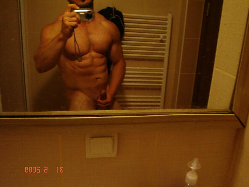 8P Sexy bodybuilder cums at dorm toilet