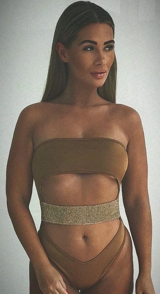25P Shaughna Phillips Love Island 2020