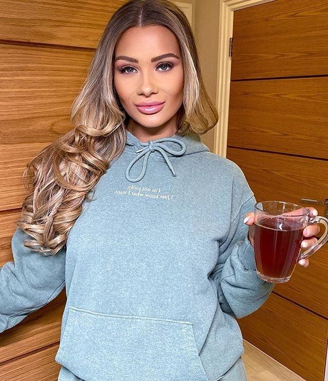 25P Shaughna Phillips Love Island 2020