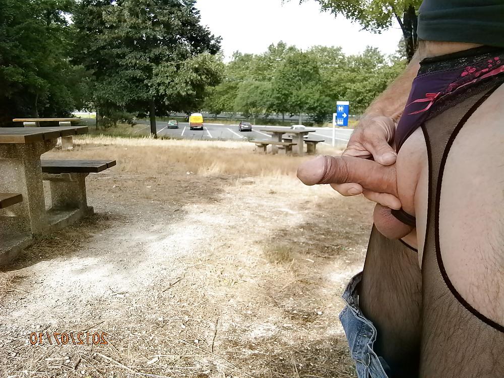 5P Flashcock public exhib dogging outdoor outside flashing
