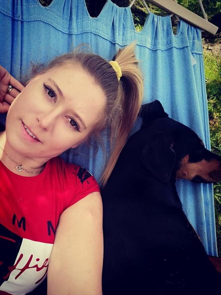 5P Blonde  friends would you Like to fuck her?