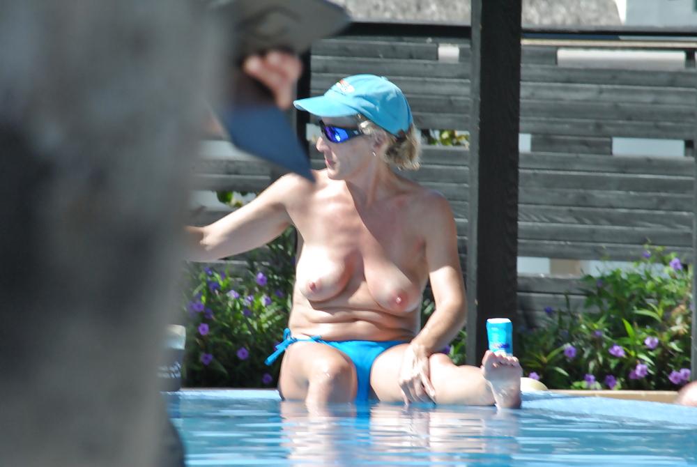 5P Versteckte Kamera am Oben-ohne-Pool