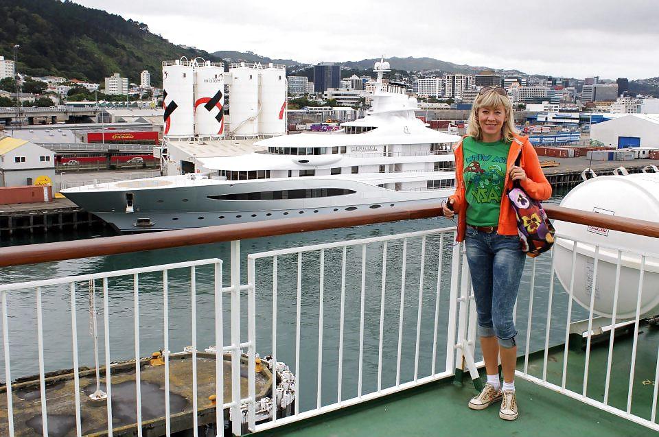 25P Dutch mommy on Holliday