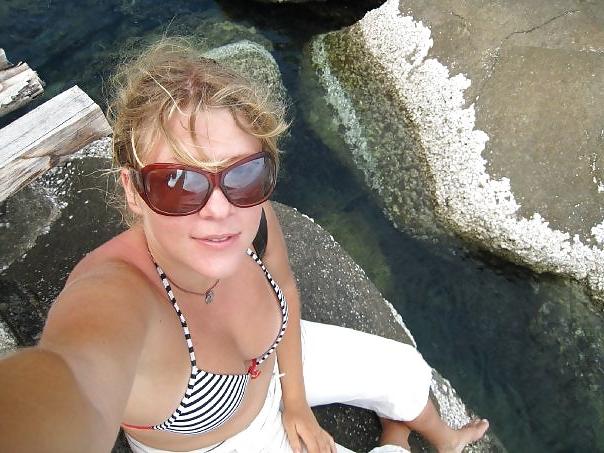 25P Dutch mommy on Holliday