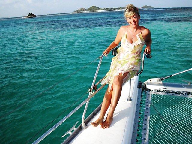 25P Dutch mommy on Holliday