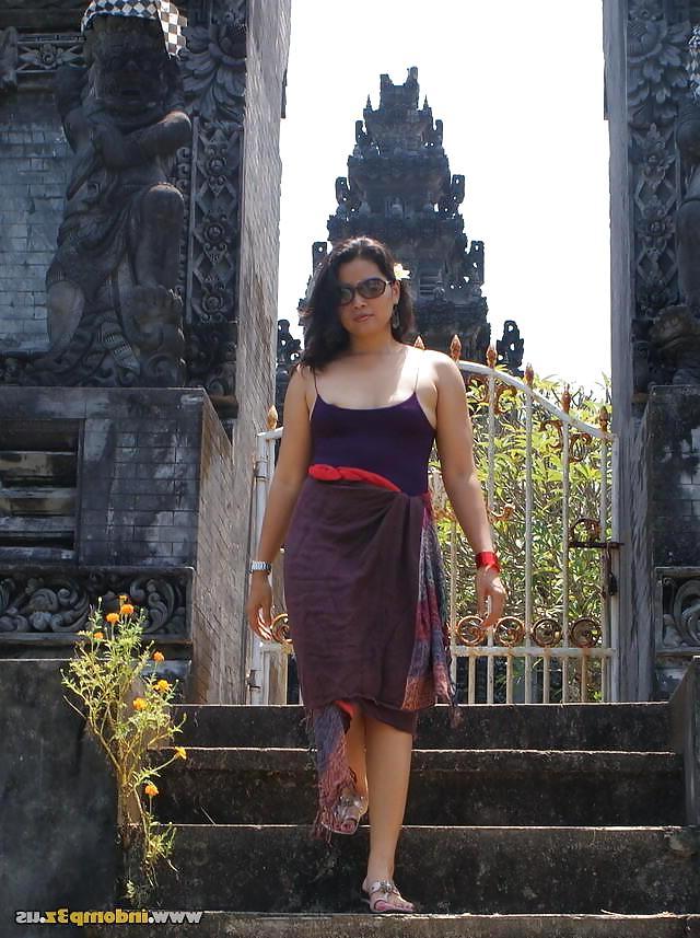 19P Tante AYU Holiday in Bali