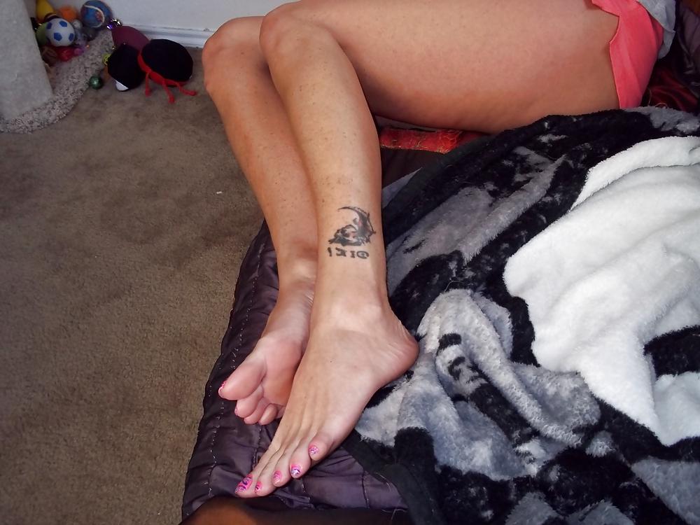 25P Chance's sexy legs and feet