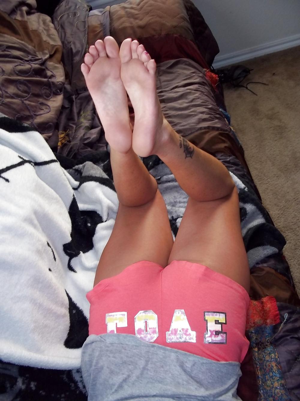 25P Chance's sexy legs and feet