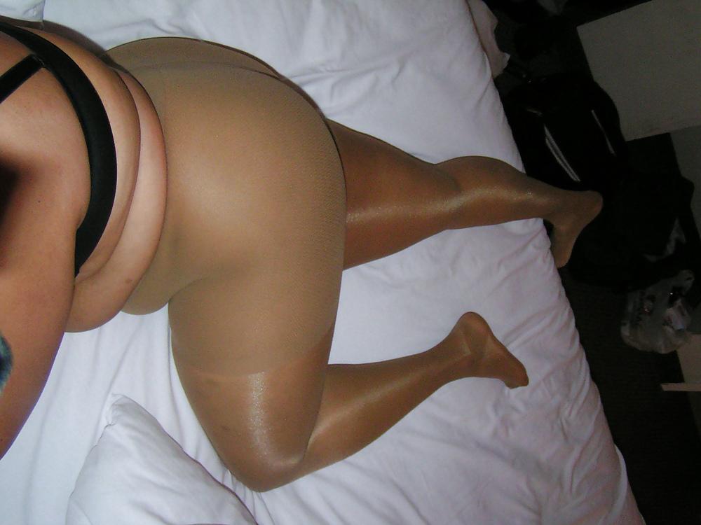 22P Plumper Pantyhose 2