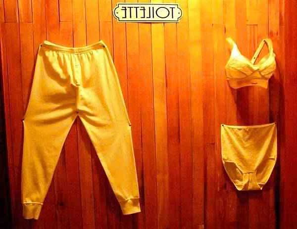 25P Funny restrooms