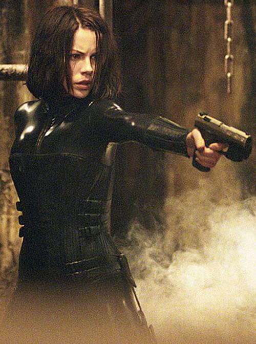 25P Kate Beckinsale Fit As Fuck 2