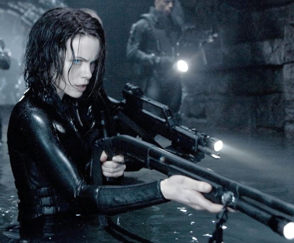 25P Kate Beckinsale Fit As Fuck 2