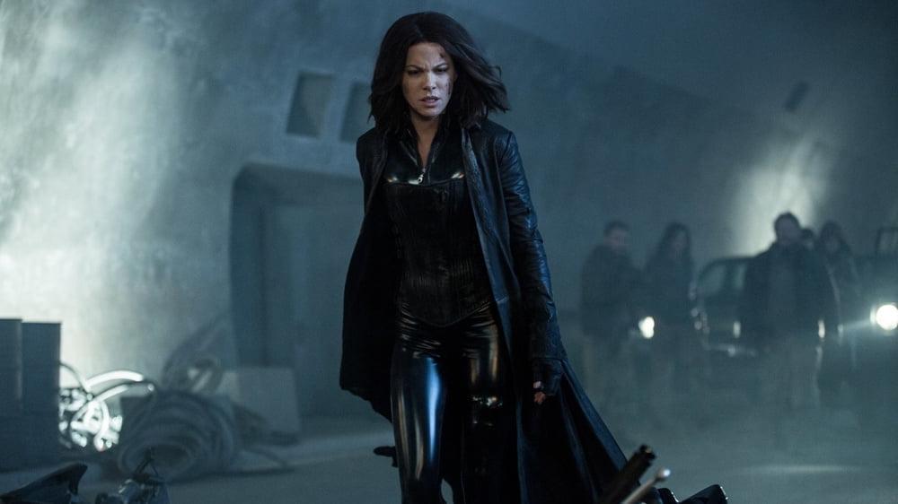 25P Kate Beckinsale Fit As Fuck 2