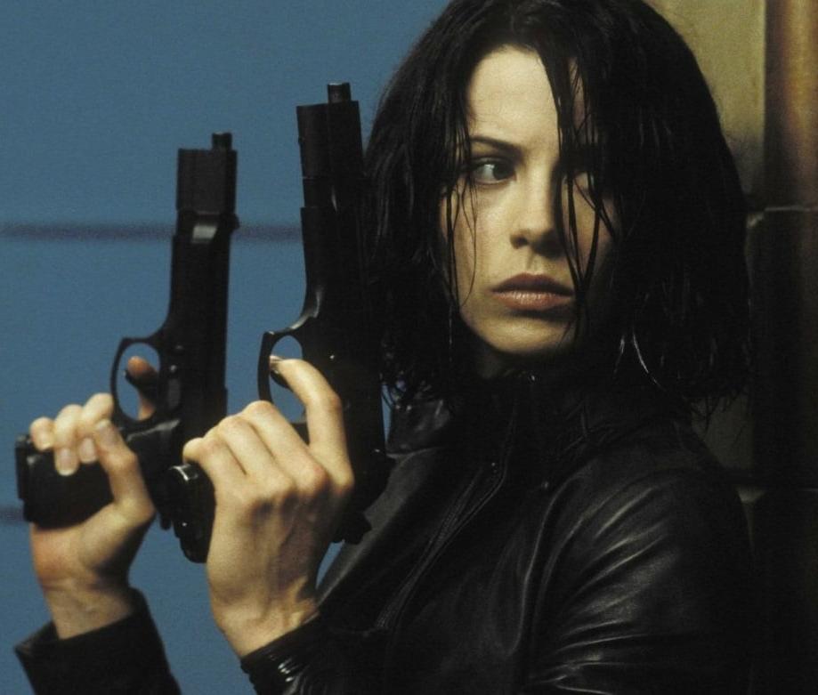 25P Kate Beckinsale Fit As Fuck 2
