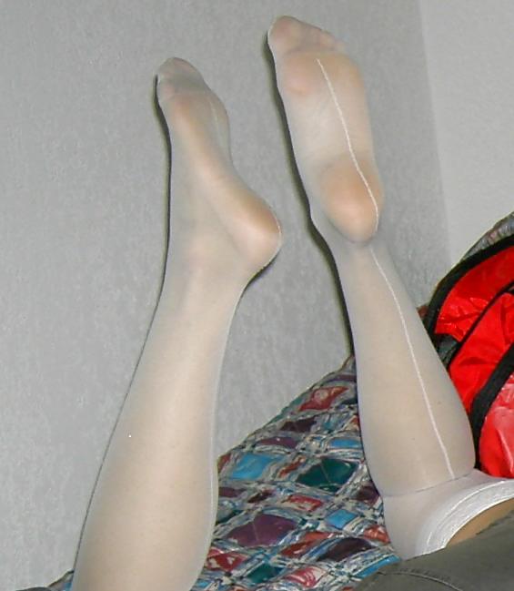 12P 4 THE FEET LOVERS