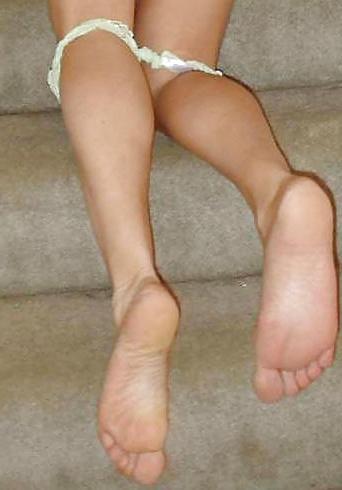 12P 4 THE FEET LOVERS