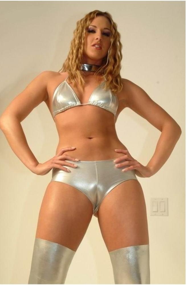 11P Cameltoe