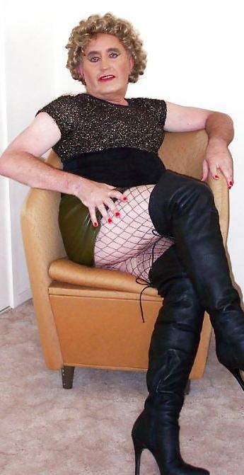 8P Mistress's sissy 2