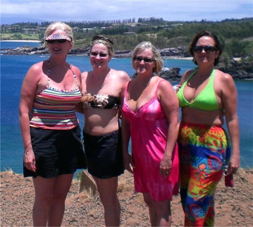 25P Sexy momma's holiday pics