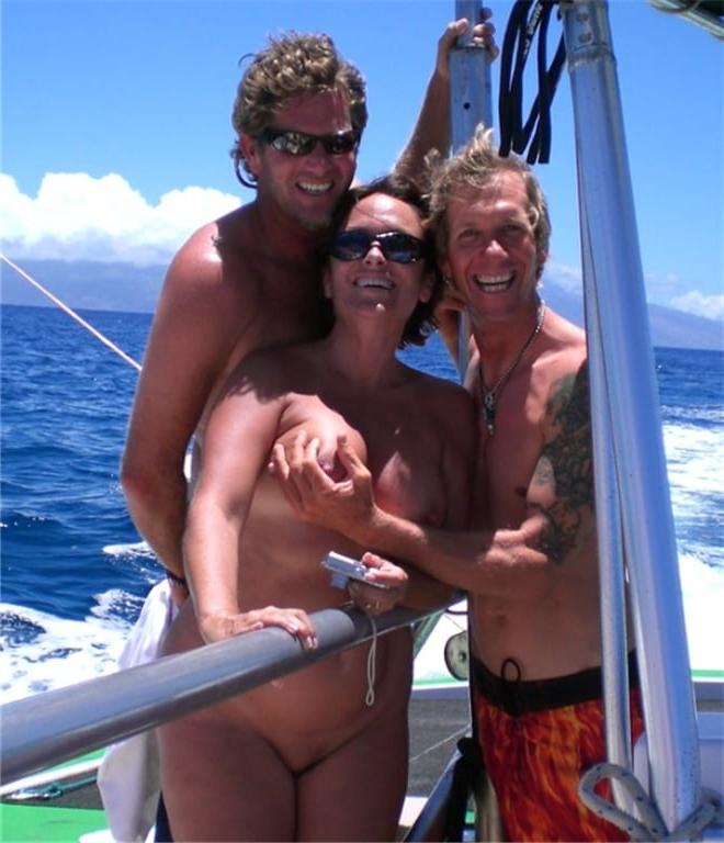 25P Sexy momma's holiday pics