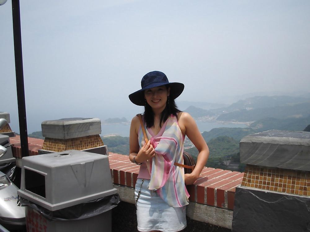 24P Korean milf nude at home