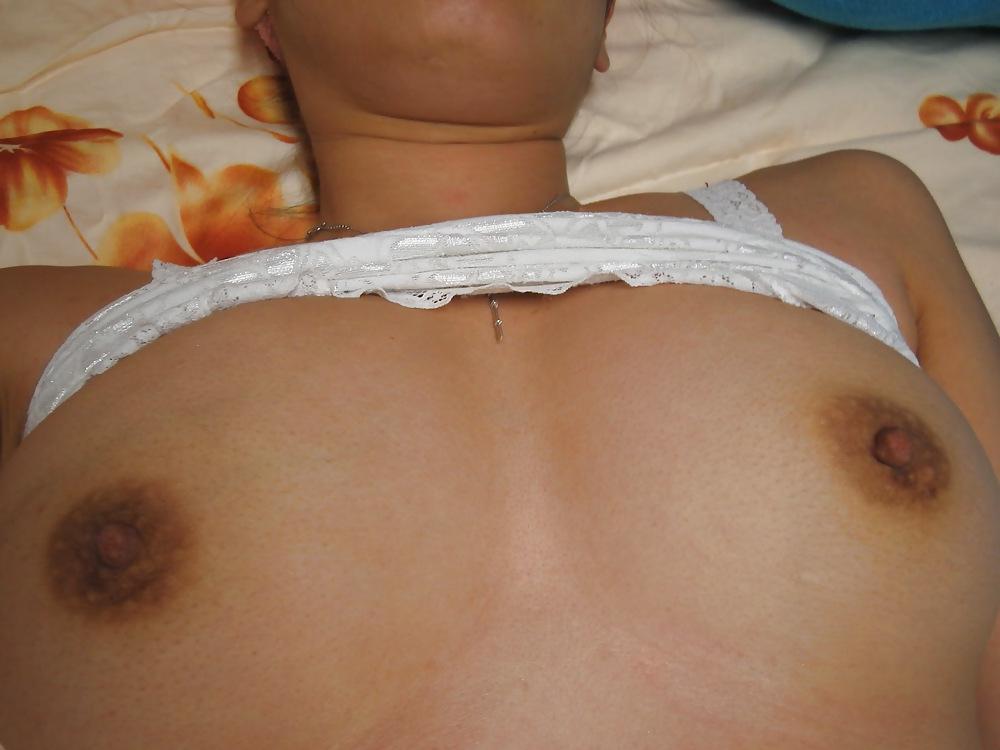 24P Korean milf nude at home